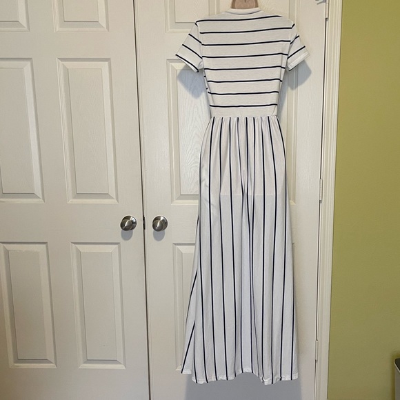 Short Sleeve Women's Loose, Striped Maxi Dress - Picture 4 of 5